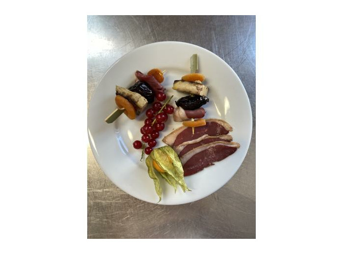 Brochette périgourdine et sa garniture - Boucherie Chez Christophe