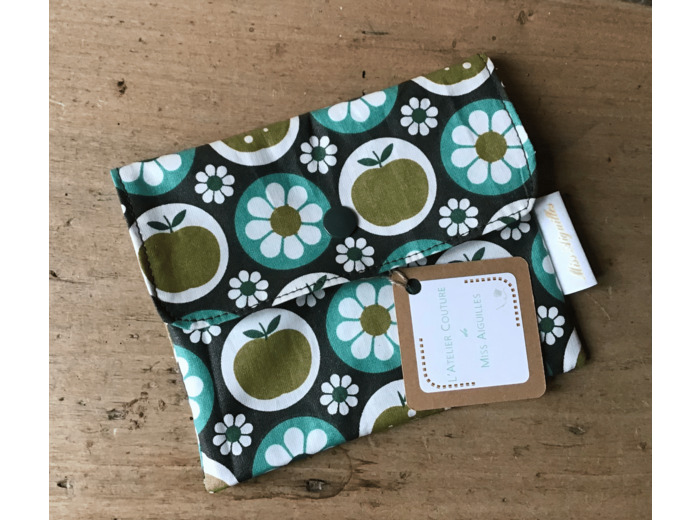 Pochette plate en tissu enduit pommes