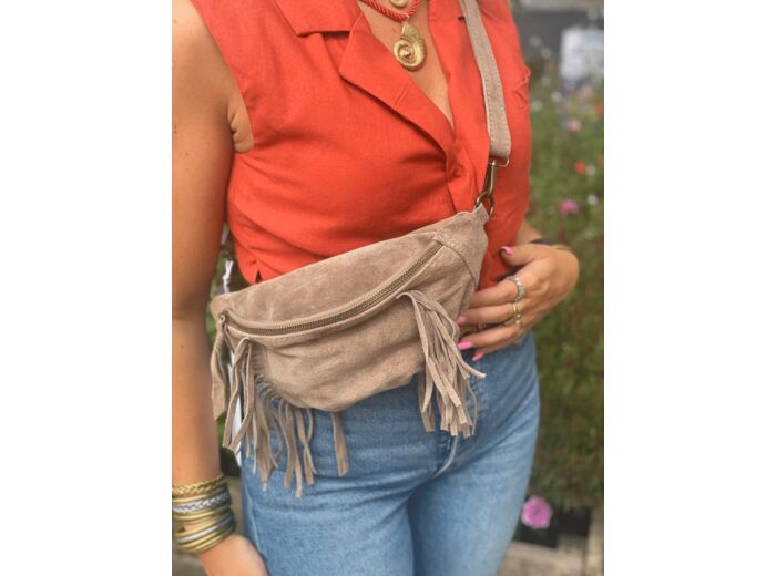 Sac banane en daim taupe avec franges