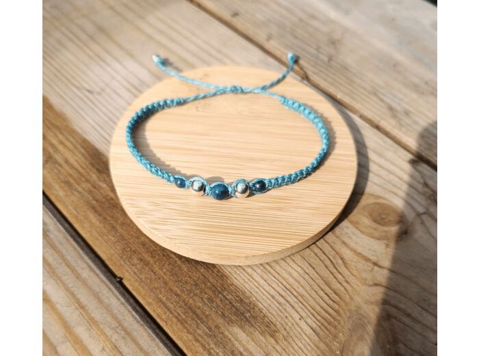 Bracelet Collection ‘’LALY'' - VERT D'EAU - DE FILS ET DE PIERRES REF: 110-6- Sur le trottoir d'en face