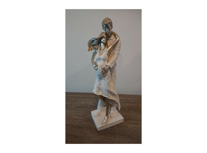 Figurine couple enlacé femme enceinte - Zen Deco