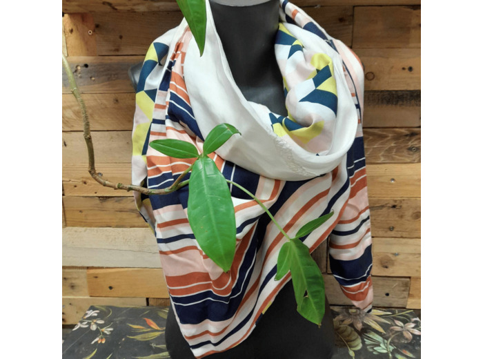 Foulard XL - BOSTON N°106 - Viscose/Coton - MARIE-LOUISE CREATIONS - Sur le trottoir d'en face