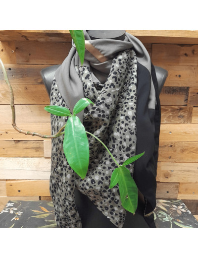 Foulard XL - NAKURU N°91- Viscose/Coton - MARIE-LOUISE CREATIONS - Sur le trottoir d'en face