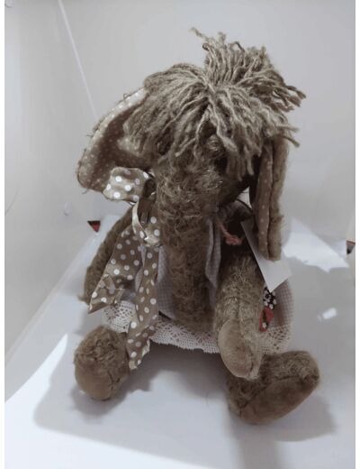 Ours collection elephant "Lou Anne"