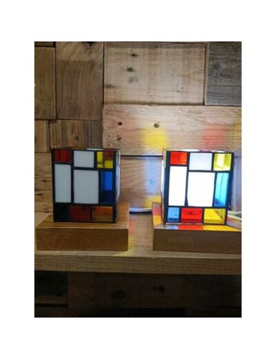 LUMINAIRE ''MONDRIAN SPIRIT'' LOT DE DEUX  Vitraux TIFFANY  - JEFF - SUR LE TROTTOIR D'EN FACE