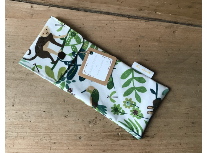 Pochette plate ,tissu feuillage enduit