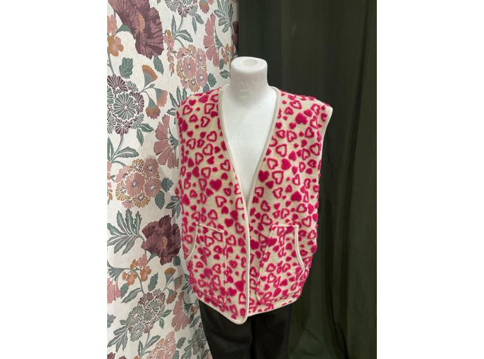 Veste sans manches à motif coeur