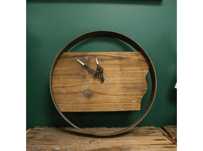 Horloge en fer et bois