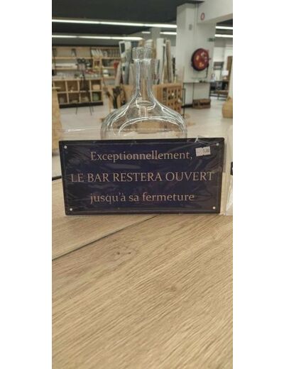 PLAQUE BAR OUVERT