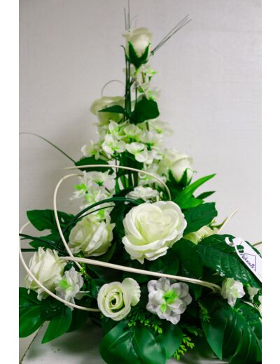 Composition florale blanche et verte pour deuil