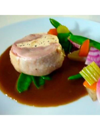 Fondant de pintade farcie au foie gras et châtaignes, sauce au vin moelleux