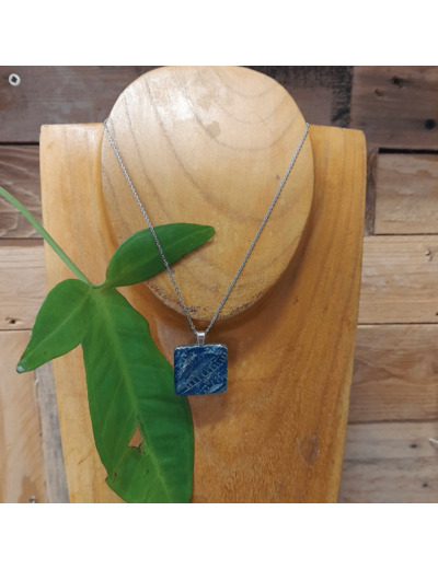 Collier en bois - BLEU - BL02 - C'EST DANS L'AME - Sur le trottoir d'en face