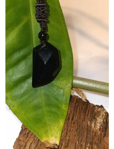 Collier taillé GRIFFE - OBSIDIENNE NOIRE- LITHOSPHERE FRANCE - Sur le trottoir d'en face