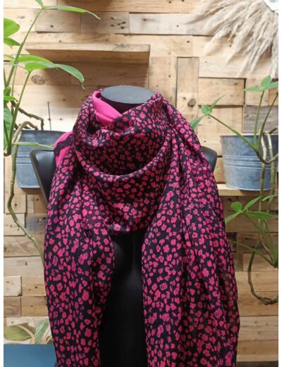 Foulard XL - LUCERNE N°135 - Viscose/Coton - MARIE-LOUISE CREATIONS - Sur le trottoir d'en face  Foulard XL