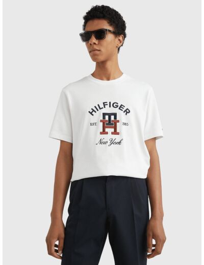T-Shirt monogramme Tommy Hilfiger blanc en coton bio