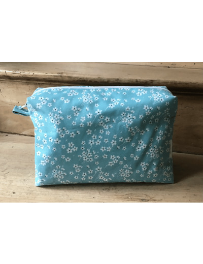 Trousse de toilette haute, en tissu enduit fleuri